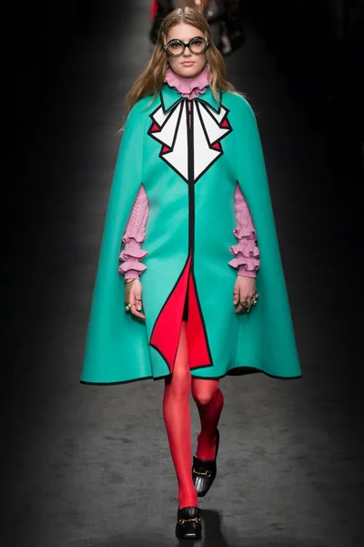 Look 12